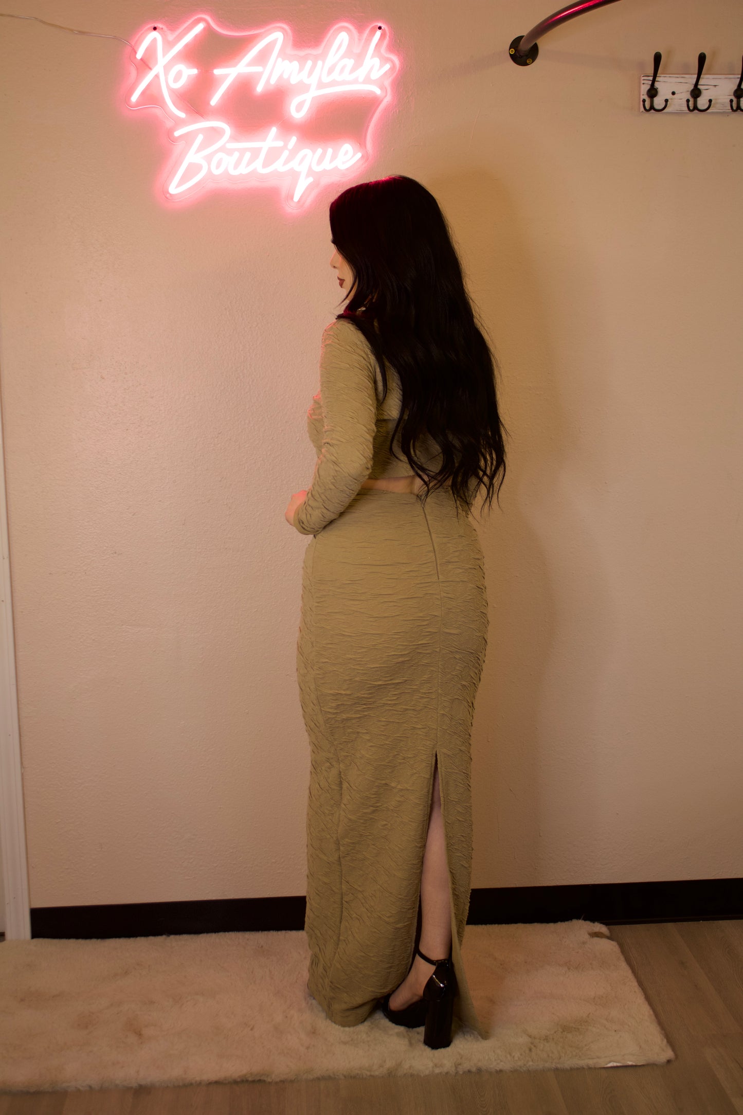 Getaway skirt with a slit