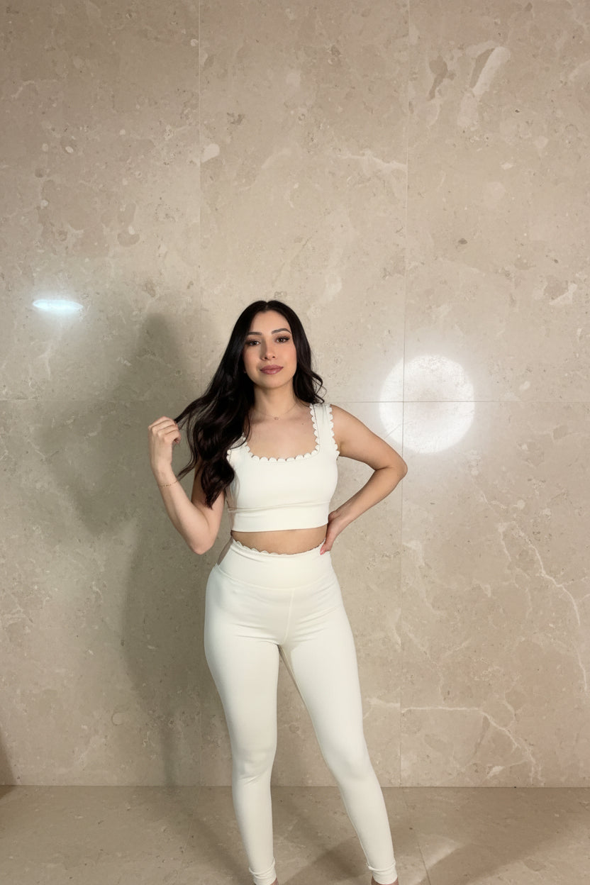 Scalloped edge leggings (White)